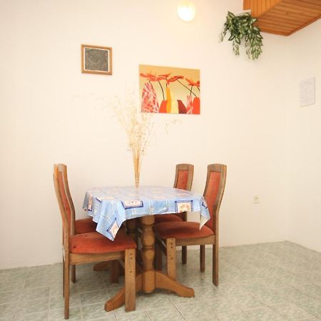 Apartments By The Sea Kali, Ugljan - 8202 Quarto foto